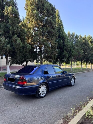Mercedes C 180-3