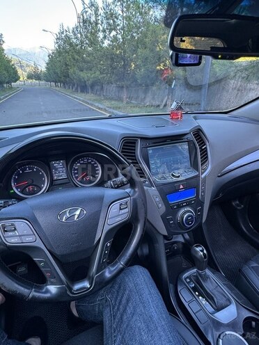 Hyundai Santa Fe-12