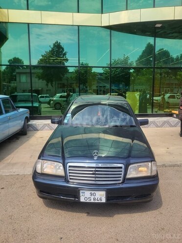 Mercedes C 200-1