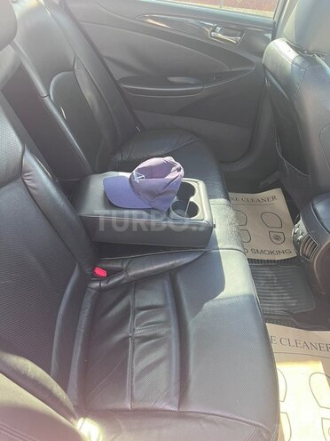 Hyundai Sonata-4