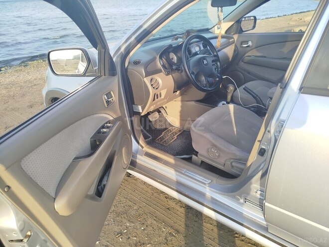 Mitsubishi Outlander-6
