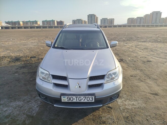 Mitsubishi Outlander-1