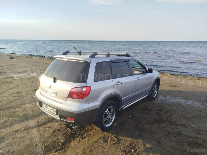 Mitsubishi Outlander-14