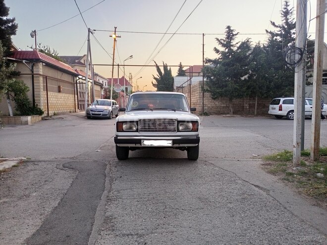 LADA (VAZ) 2107-1