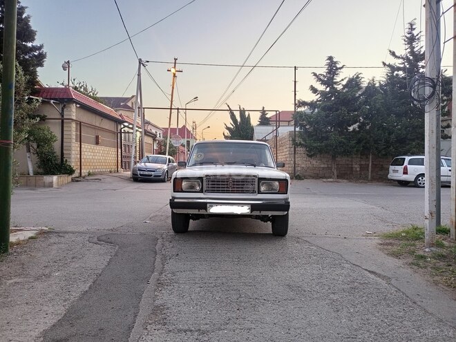 LADA (VAZ) 2107-2