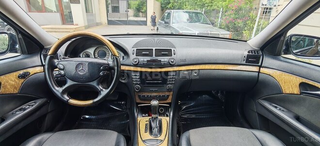 Mercedes E 280-5