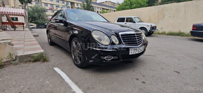 Mercedes E 280-8