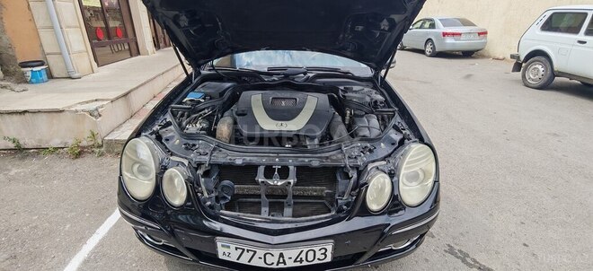 Mercedes E 280-9