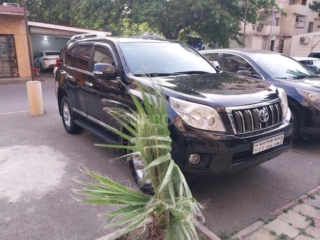 Toyota Land Cruiser Prado-12