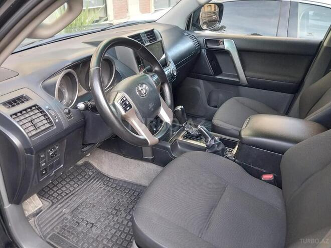 Toyota Land Cruiser Prado-3
