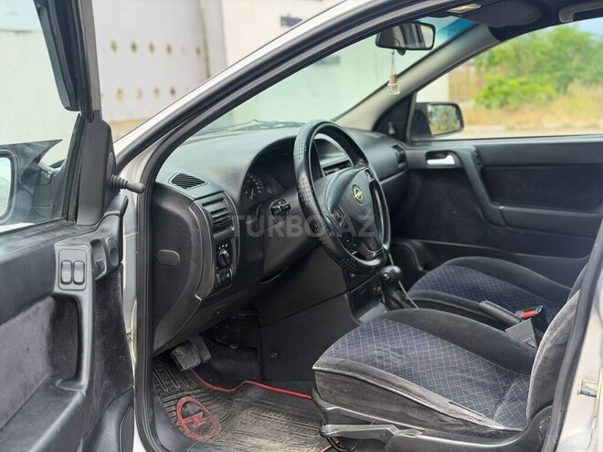 Opel Astra-7