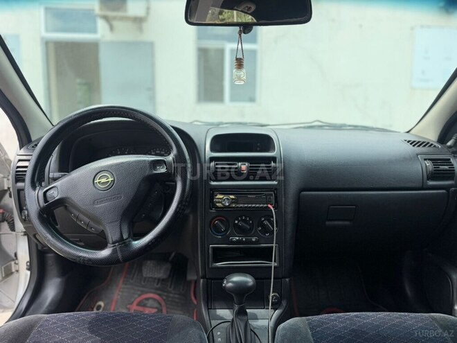 Opel Astra-9