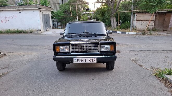 LADA (VAZ) 2107-1