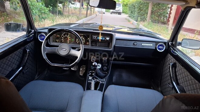 LADA (VAZ) 2107-15