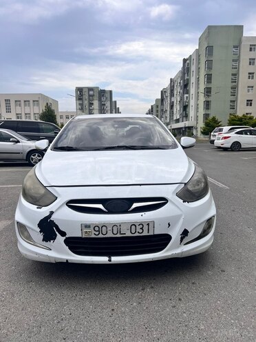 Hyundai Accent-1