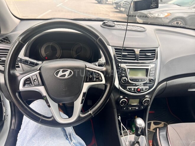Hyundai Accent-6