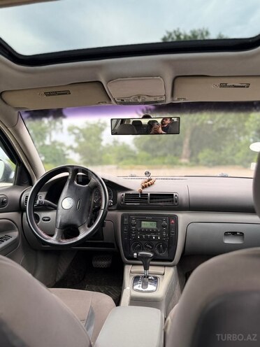 Volkswagen Passat-10