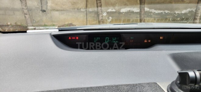 Toyota Prius-14