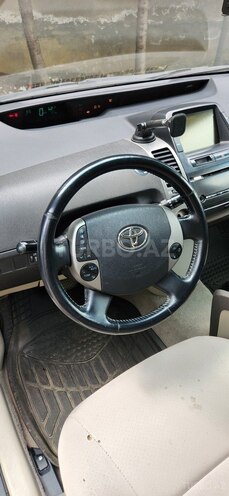 Toyota Prius-15
