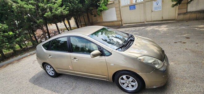 Toyota Prius-2