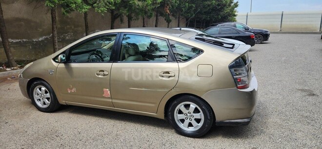 Toyota Prius-4