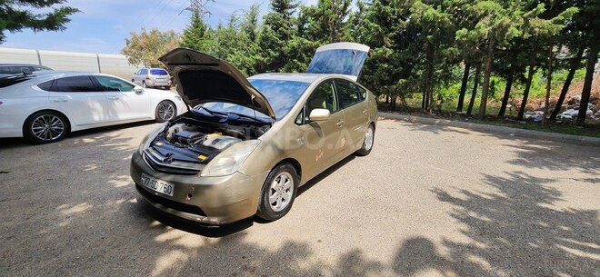 Toyota Prius-8