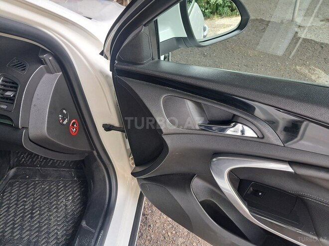 Opel Insignia-12