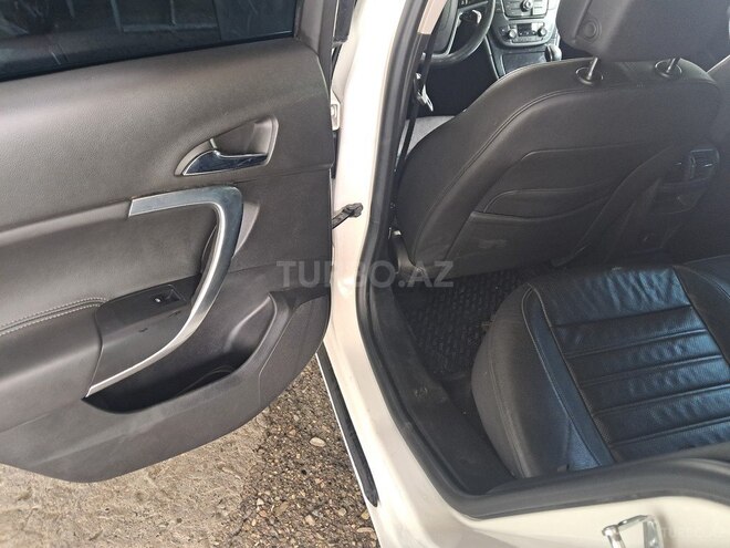 Opel Insignia-13