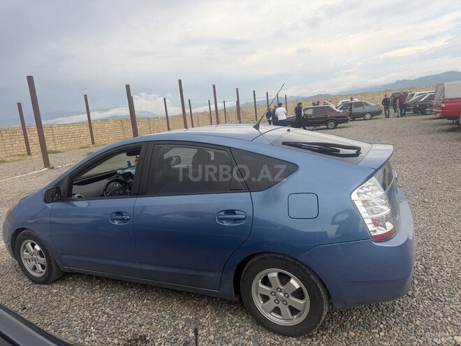 Toyota Prius-4
