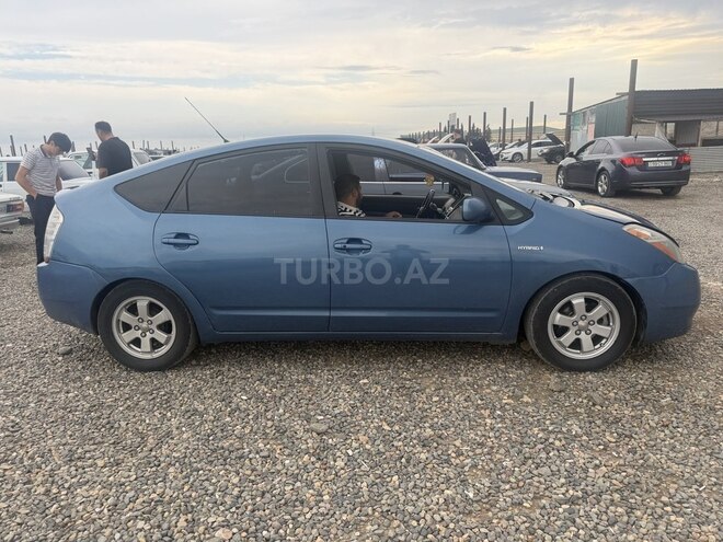 Toyota Prius-3
