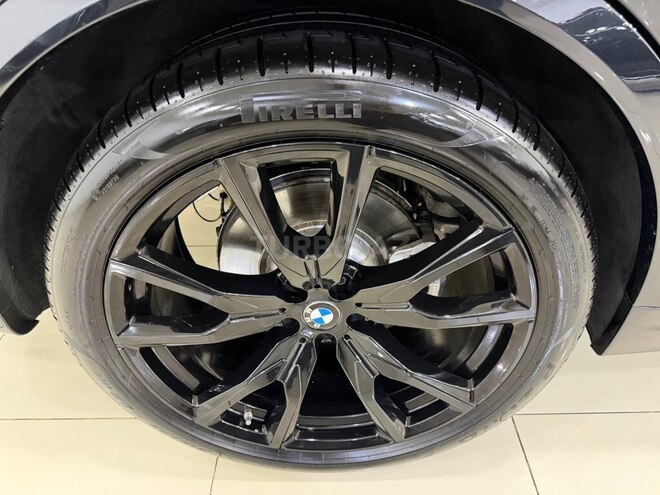 BMW X7-7