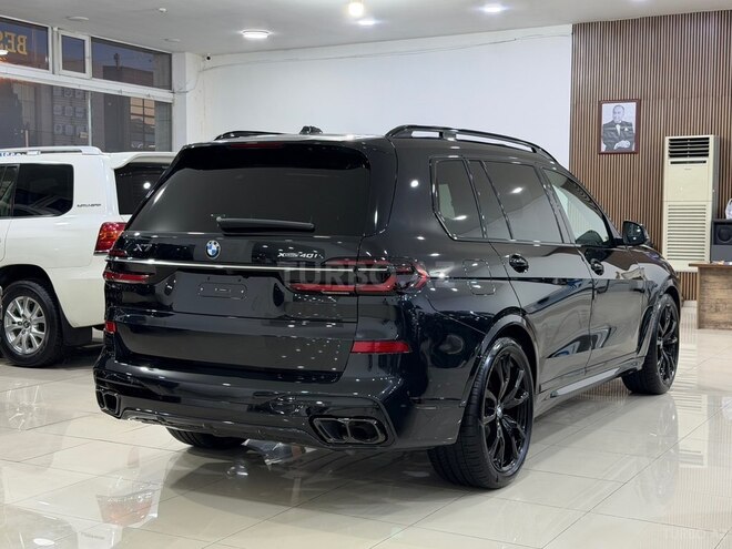 BMW X7-13