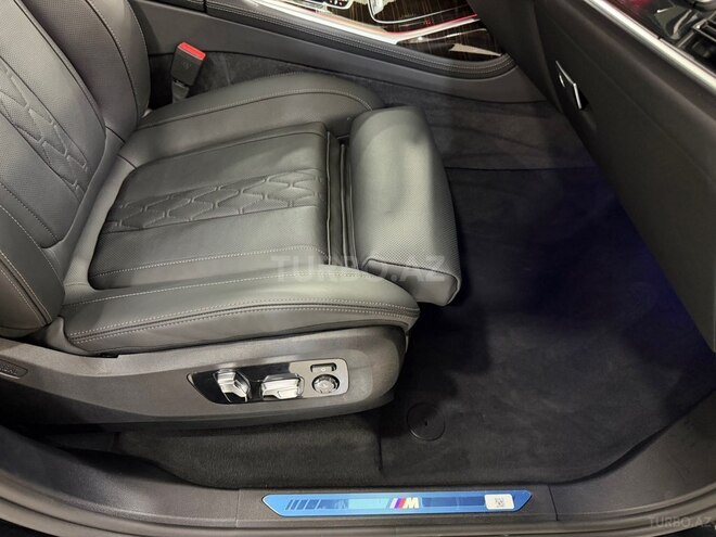 BMW X7-39