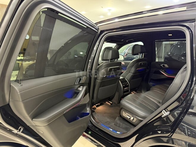 BMW X7-28