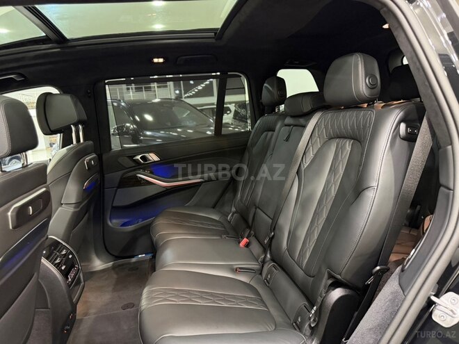 BMW X7-32