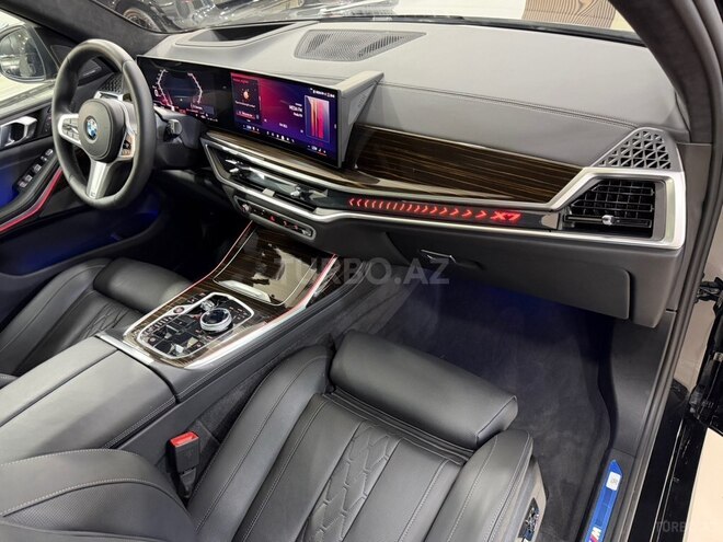 BMW X7-38