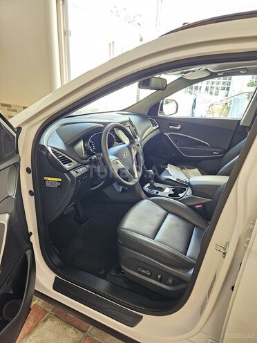 Hyundai Santa Fe-13