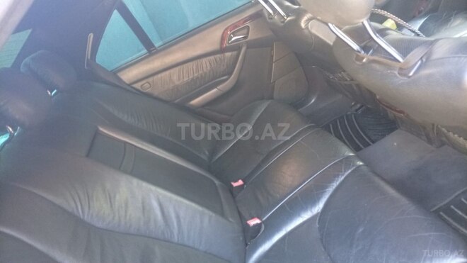 Mercedes S 320-4