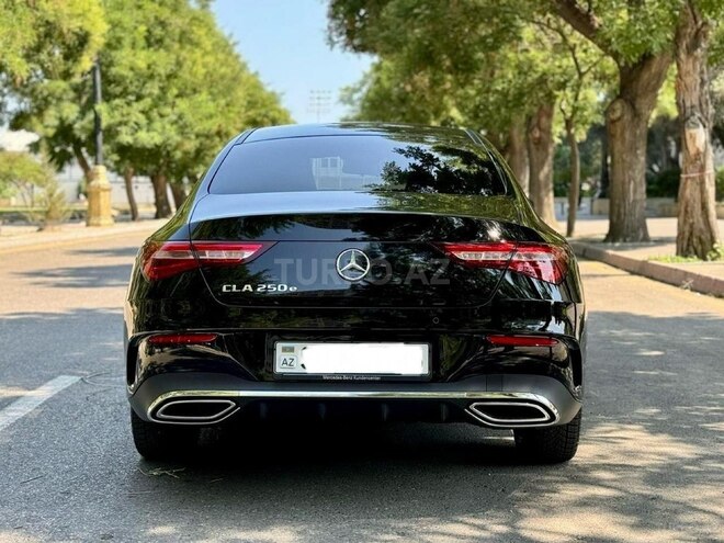 Mercedes CLA 250 e-4