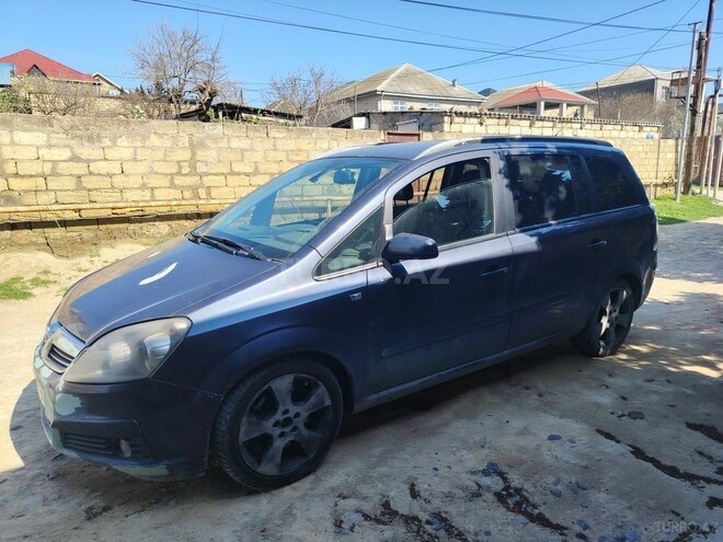 Opel Zafira-5