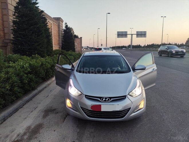 Hyundai Elantra-9