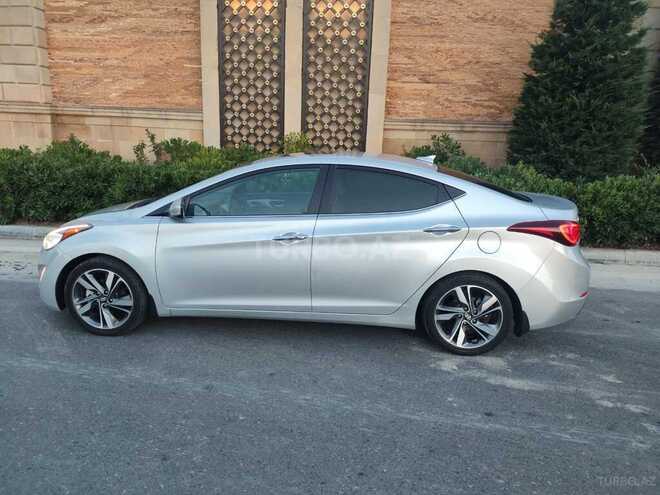 Hyundai Elantra-10