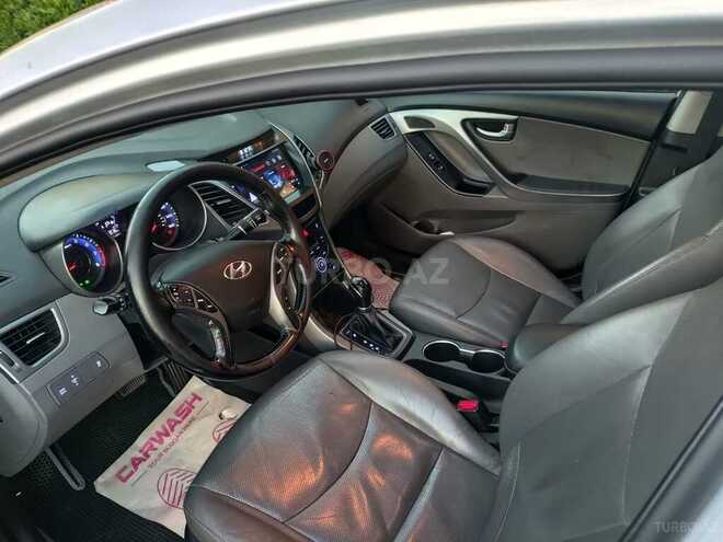 Hyundai Elantra-7