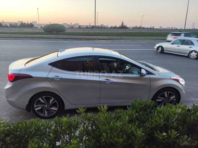 Hyundai Elantra-5