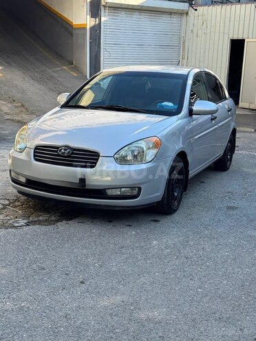 Hyundai Accent-2