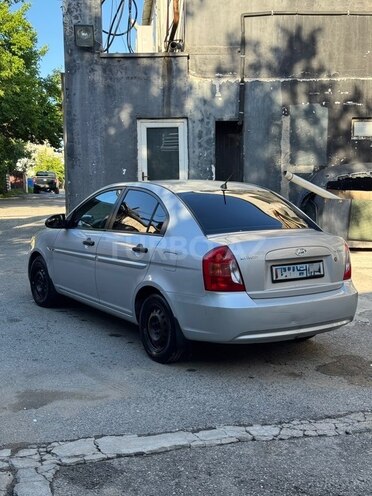 Hyundai Accent-8
