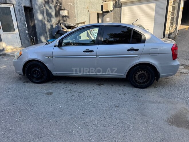 Hyundai Accent-7