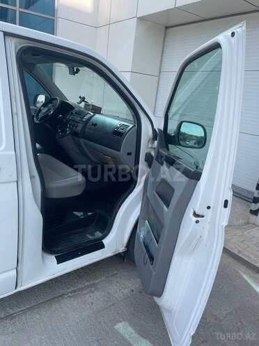 Volkswagen Transporter-8