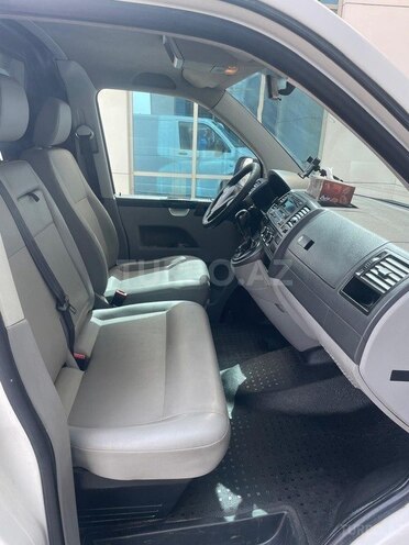 Volkswagen Transporter-10