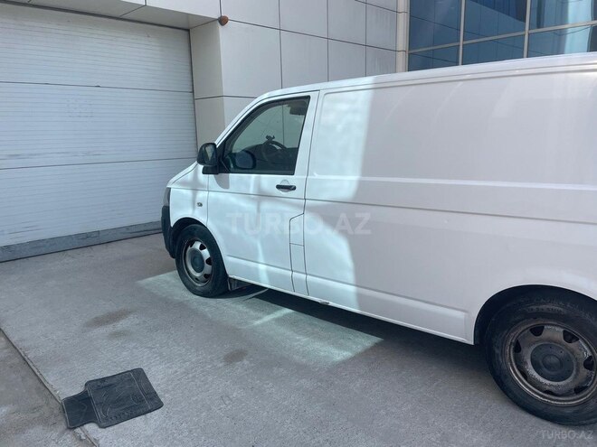 Volkswagen Transporter-4